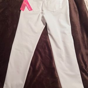 SOLD. Lilly Pulitzer BNWT 4 Cameron Pant Resort White